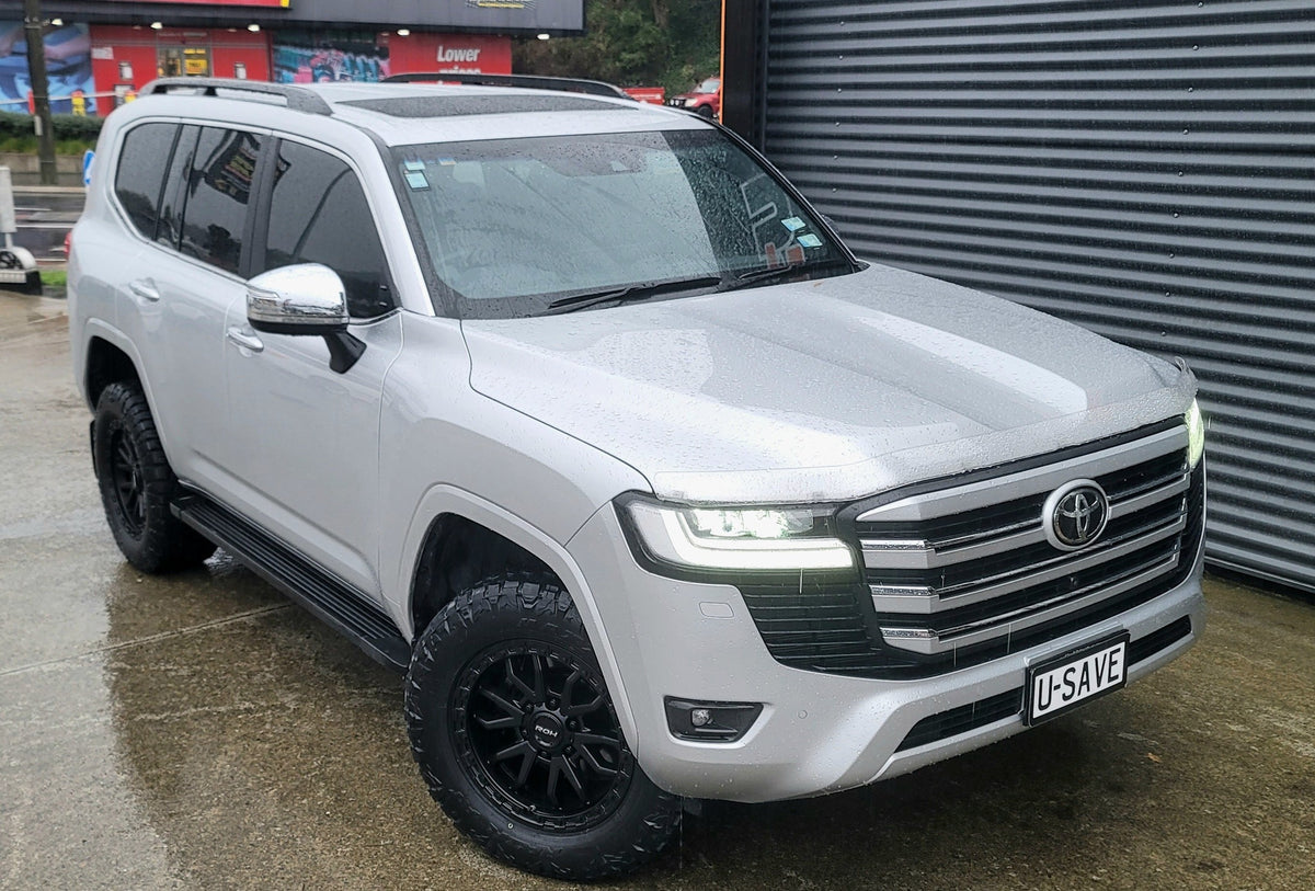 Toyota Land Cruiser 300 Series (2025) on ROH Raid