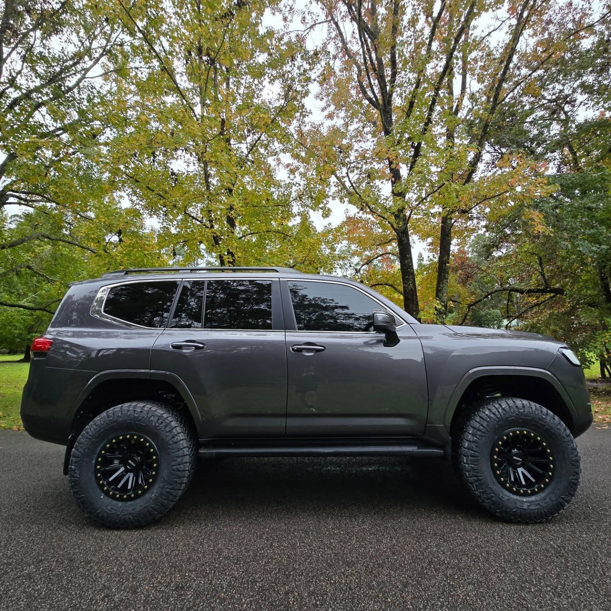 Toyota Land Cruiser 300 Series (2025) on ROH Zullo