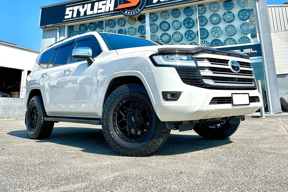 Toyota Land Cruiser 300 Series (2024) on ROH Axe