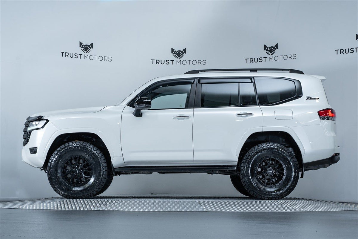 Toyota Land Cruiser 300 series (2022) on ROH Crawler