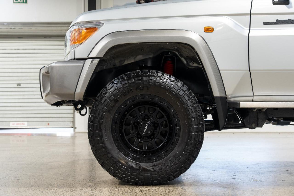 Toyota Land Cruiser 76 Series (2023) on ROH Assault