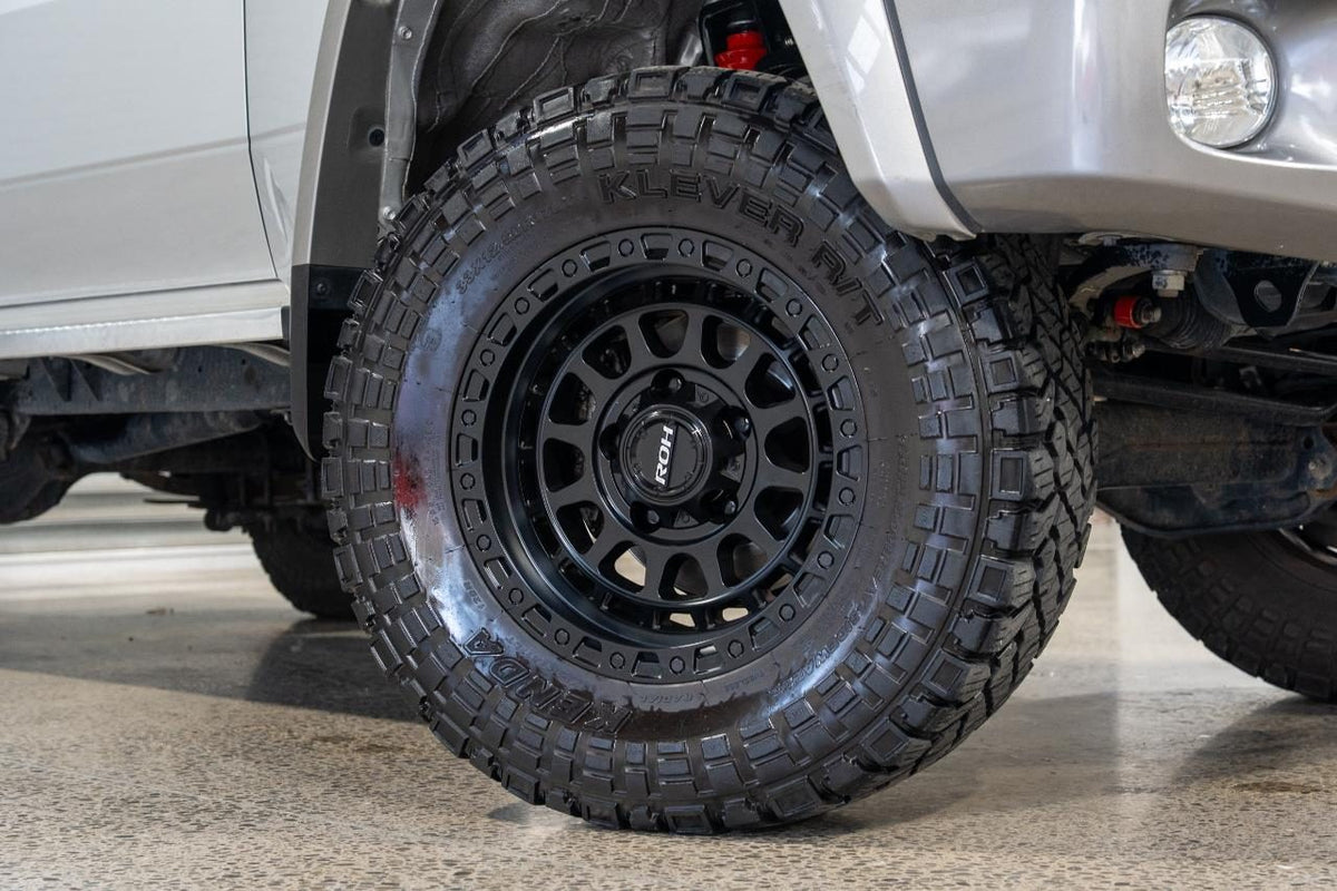 Toyota Land Cruiser 76 Series (2023) on ROH Assault