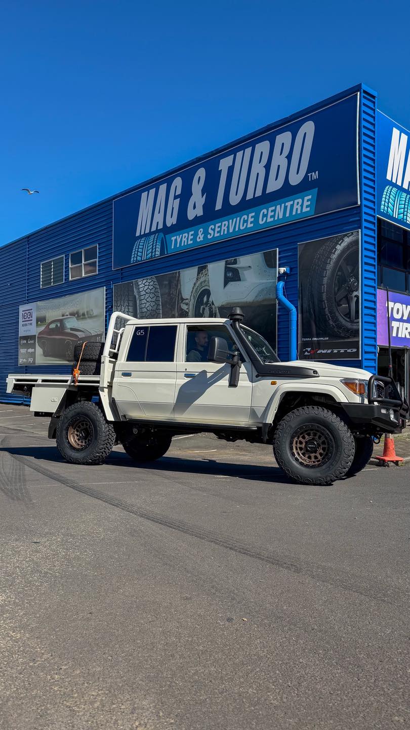 Toyota Land Cruiser 79 Series on ROH Assault