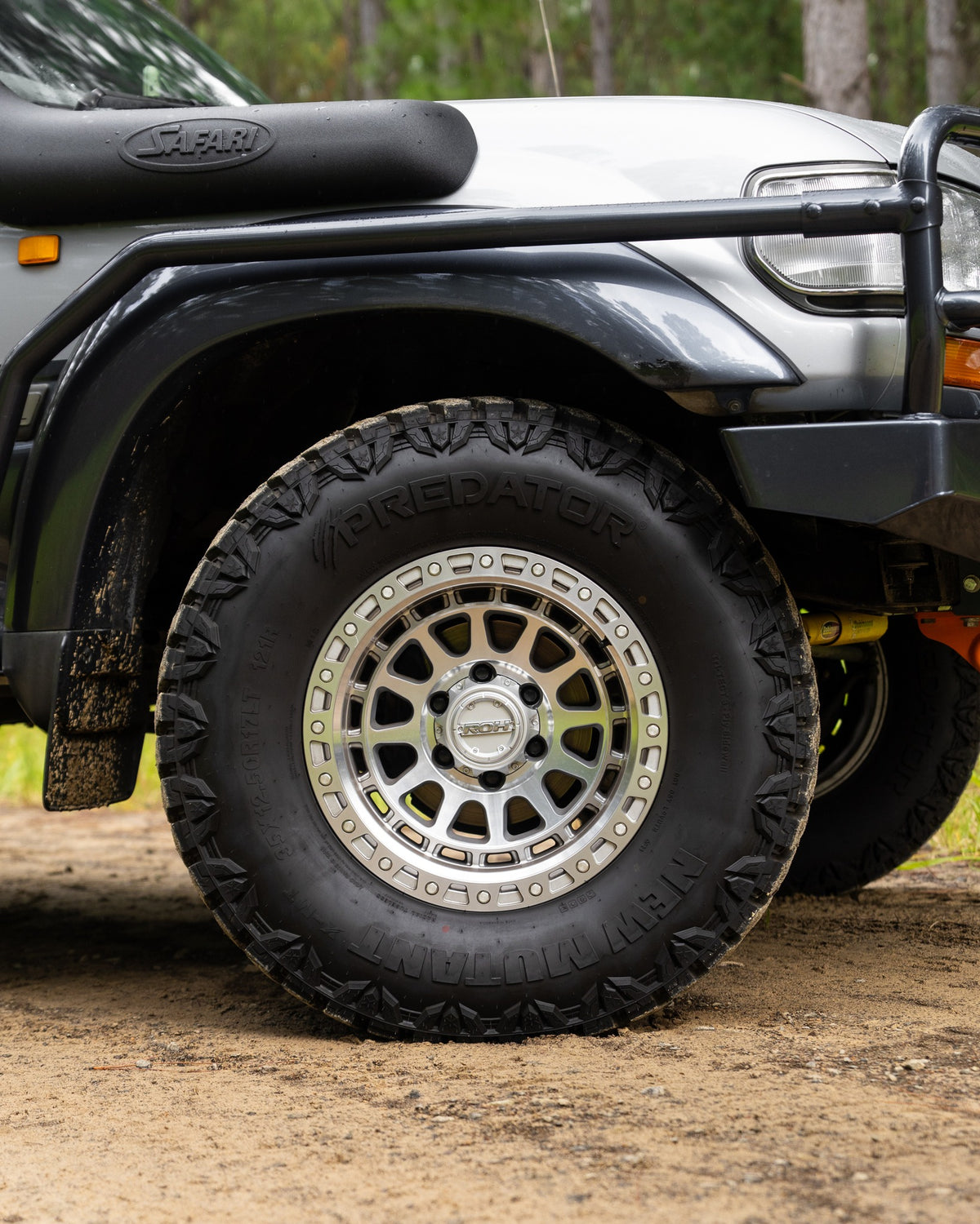 Toyota Land Cruiser 80 Series (1992) on Assault
