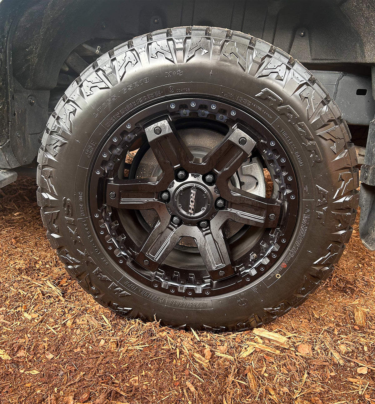 Toyota Land Cruiser Prado (2025) on ROH Rock 6