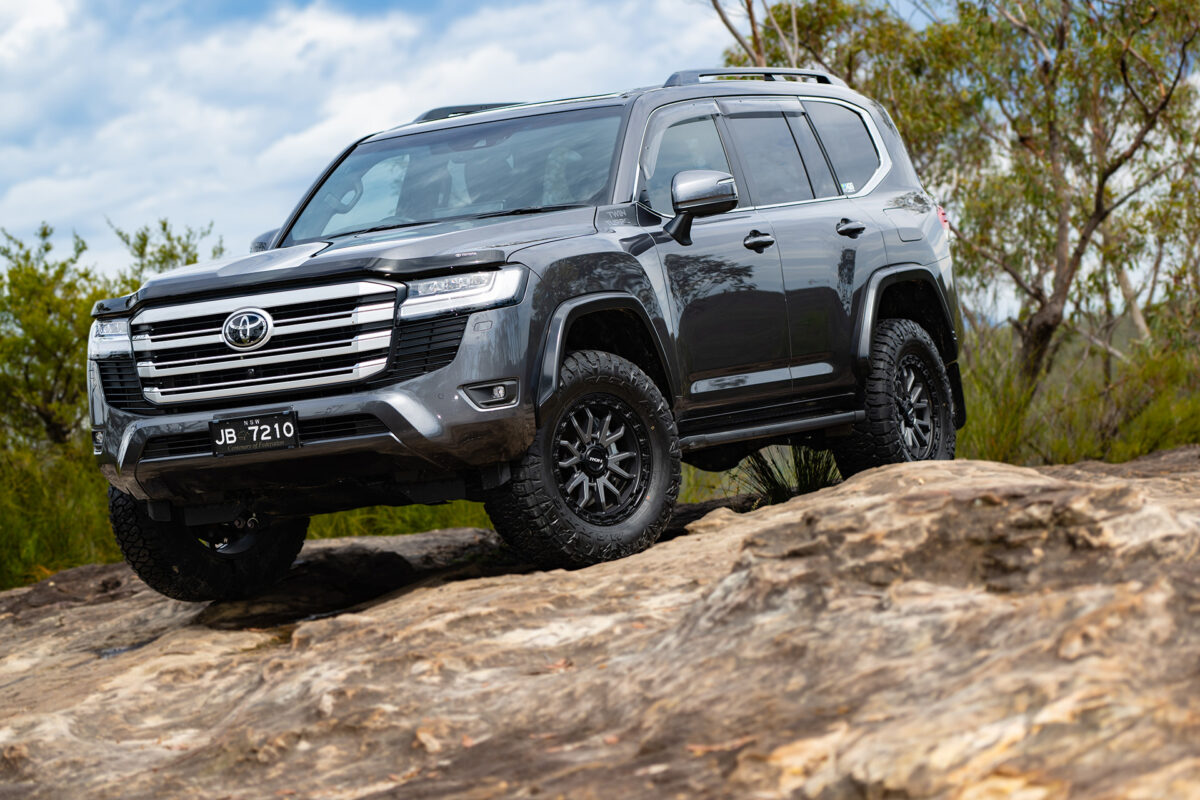 Toyota Land Cruiser 300 Series on ROH Raid