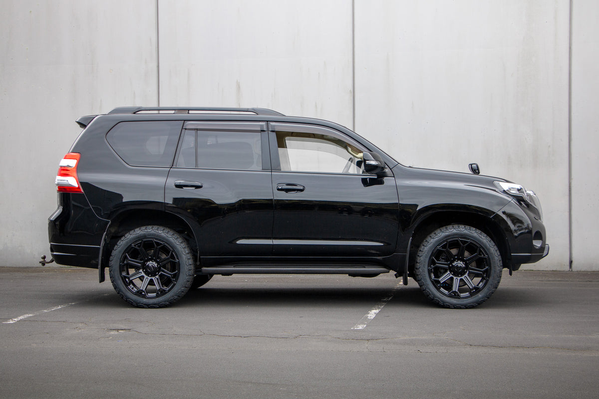 Toyota Land Cruiser Prado on BGW Siege