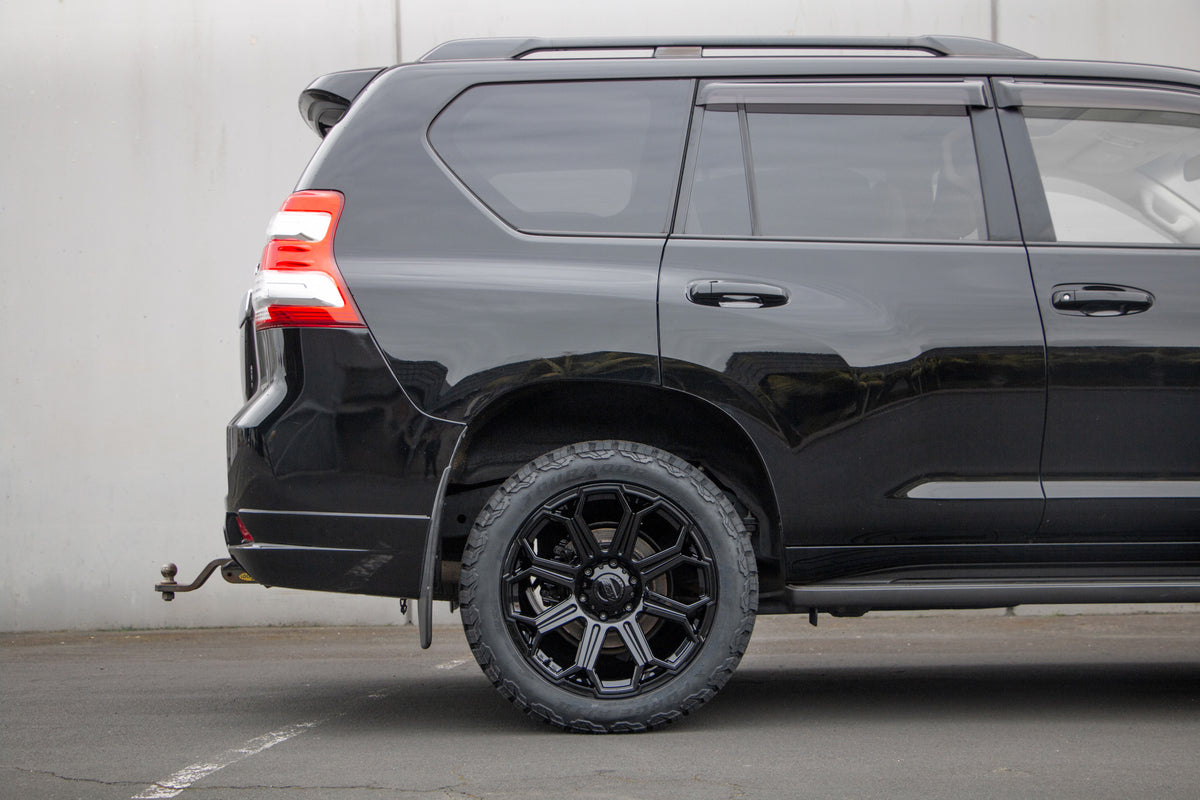 Toyota Land Cruiser Prado on BGW Siege
