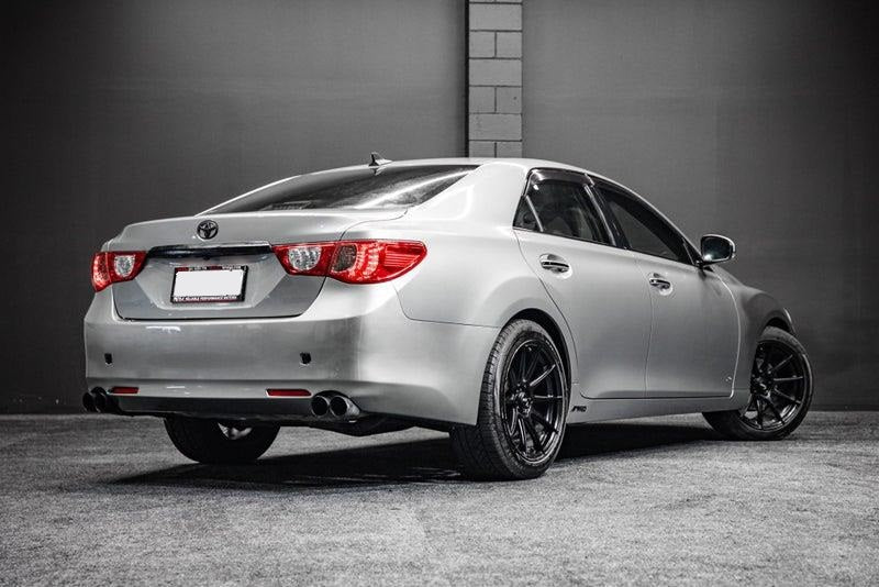 Toyota Mark X (2011) on BGW Circuit