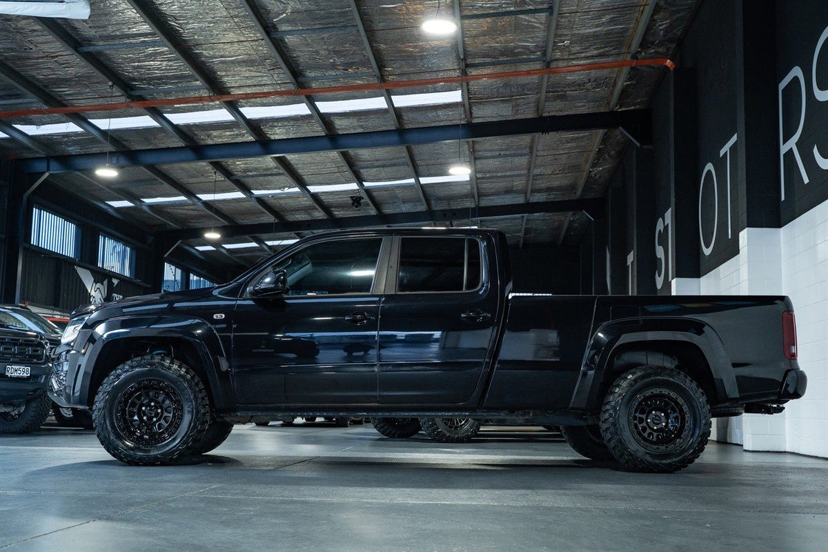 VW Amarok (2018) on ROH Assault