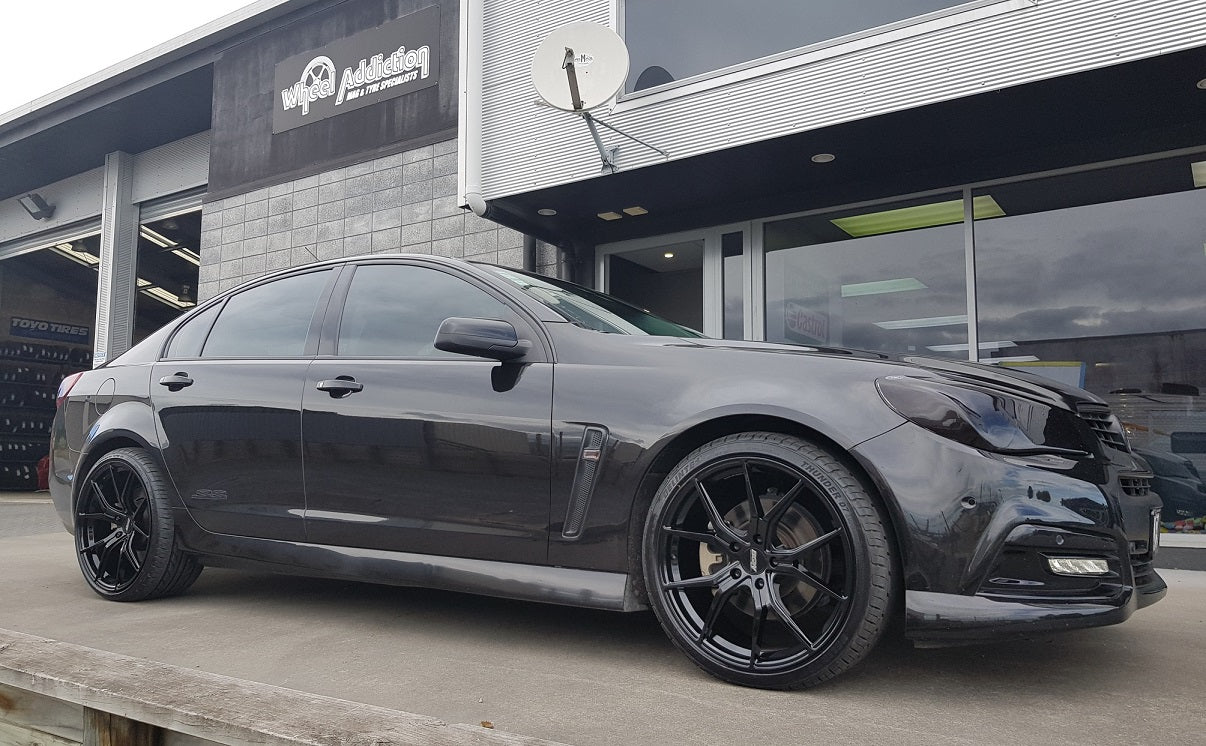 Holden Commodore on BGW Compton