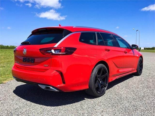Holden Commodore ZB on BGW Cartel