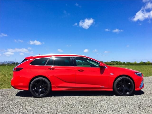 Holden Commodore ZB on BGW Cartel