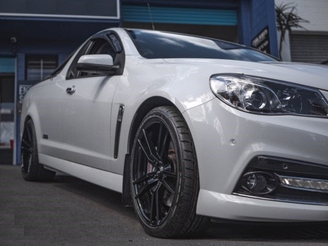 Holden Commodore VF on BGW Sussex