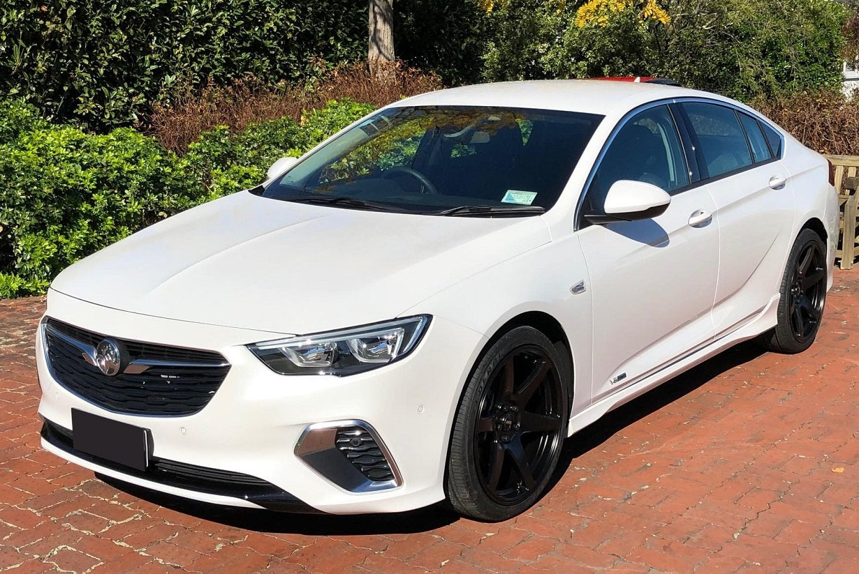 Holden Commodore ZB on BGW Cartel