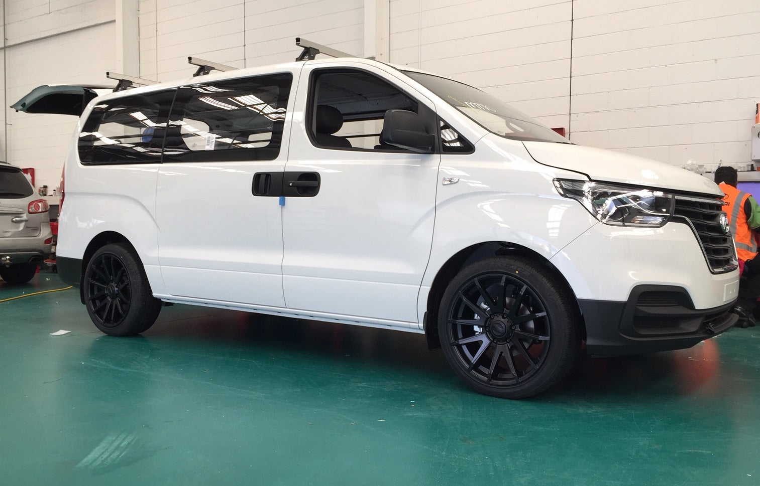 Hyundai I-Load on BGW Crossfire