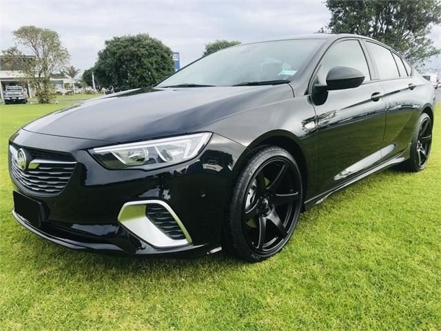 Holden Commodore ZB on BGW Cartel