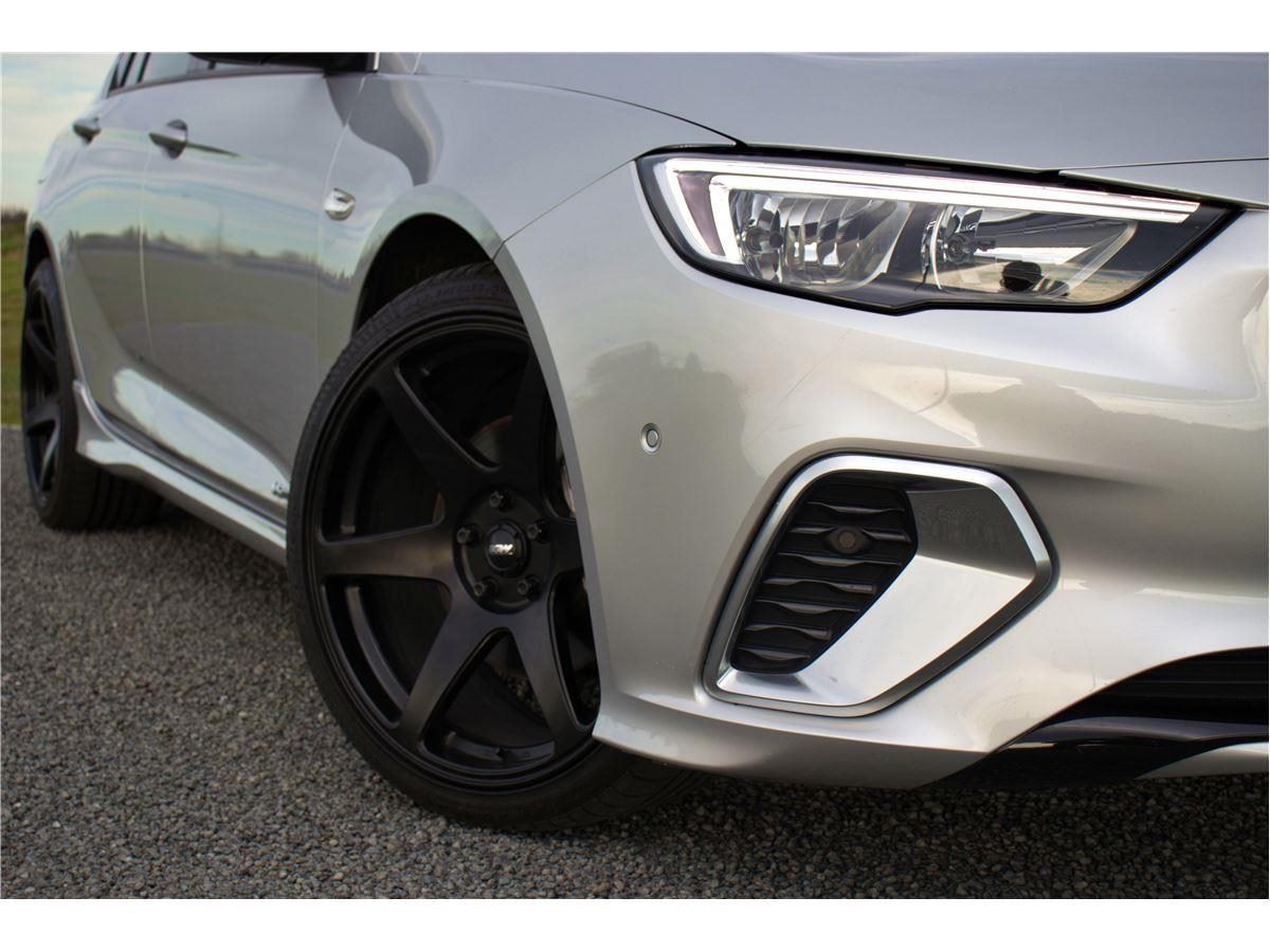 Holden Commodore ZB on BGW Cartel