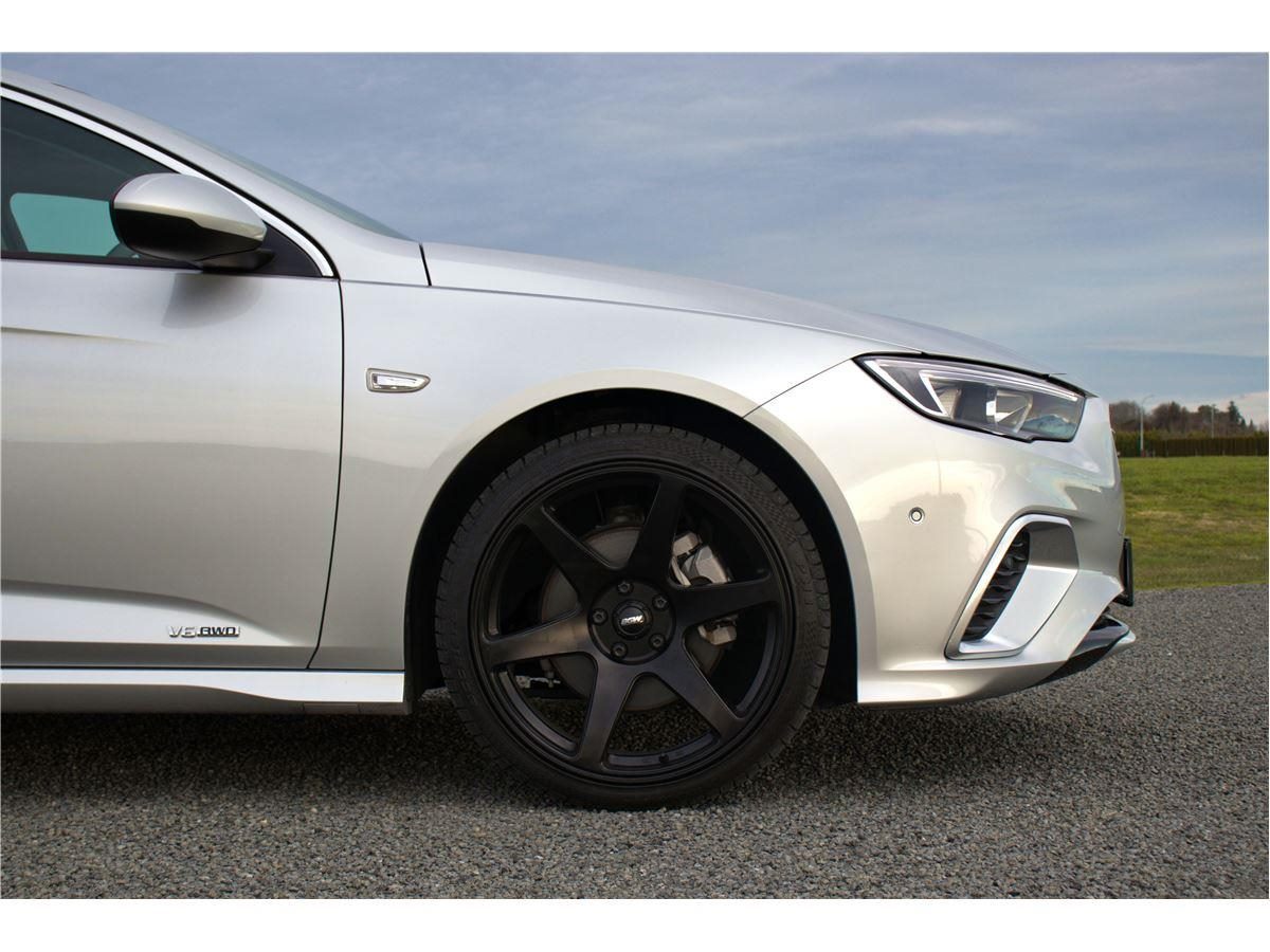 Holden Commodore ZB on BGW Cartel