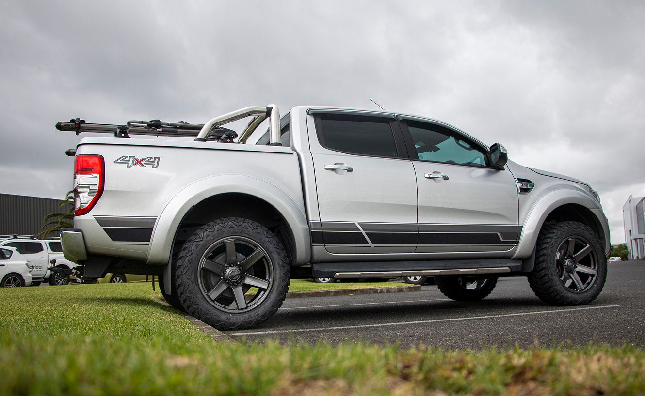 Ford Ranger on BGW Beast w 33x12.5R20 Delium M.T