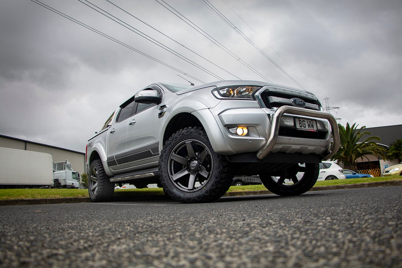 Ford Ranger on BGW Beast w 33x12.5R20 Delium M.T