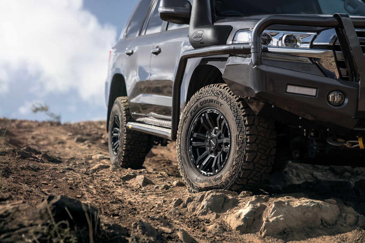 Toyota Land Cruiser 200 Series on ROH Vapour