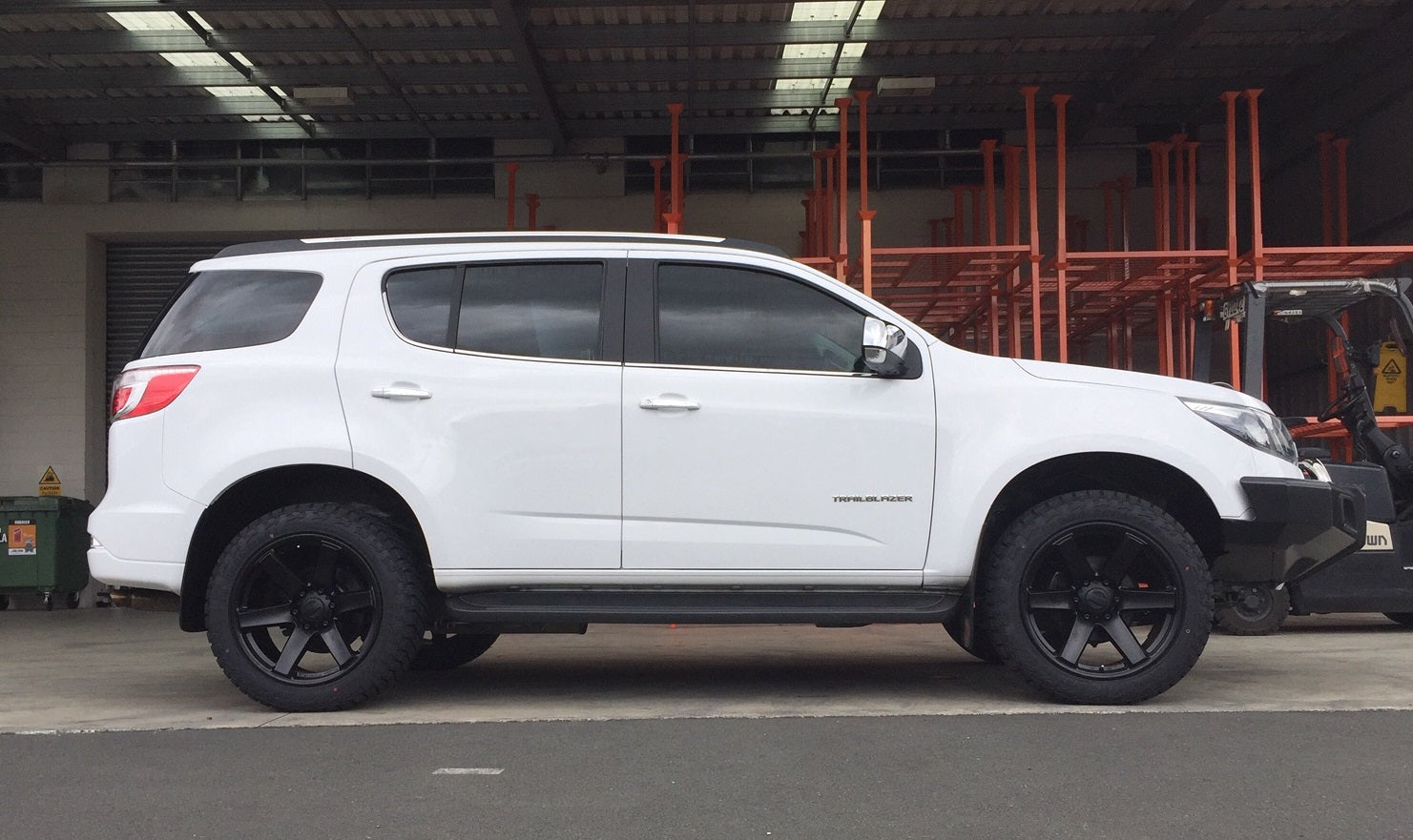 Holden Trailblazer on BGW Beast w Delium AT tyres