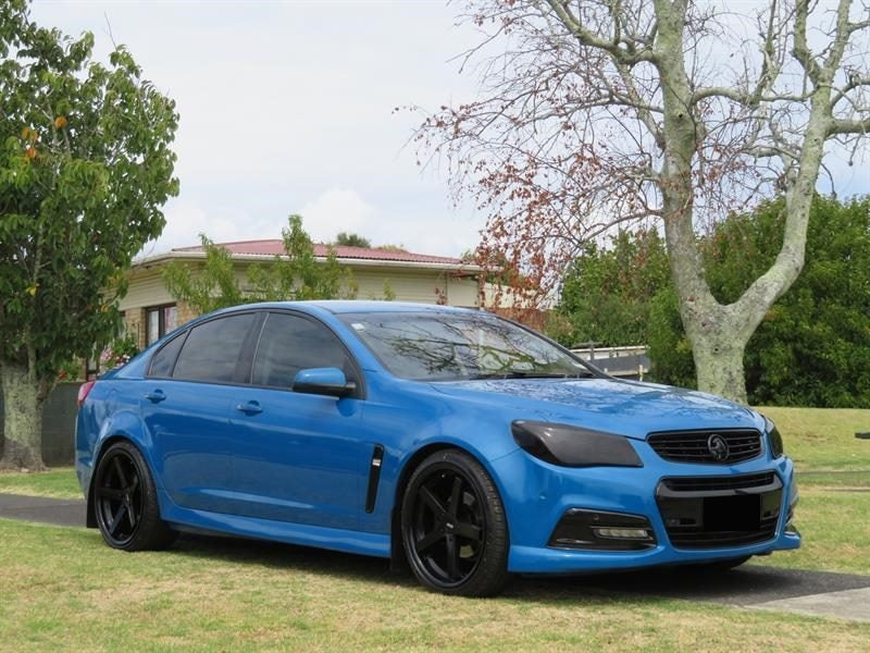 Holden Commodore VF on BGW Marlin