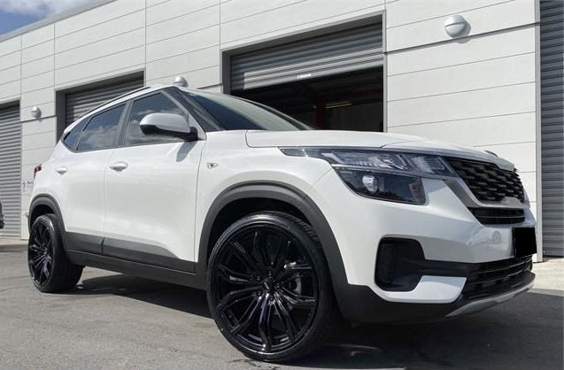 Kia Seltos on BGW Black Widow
