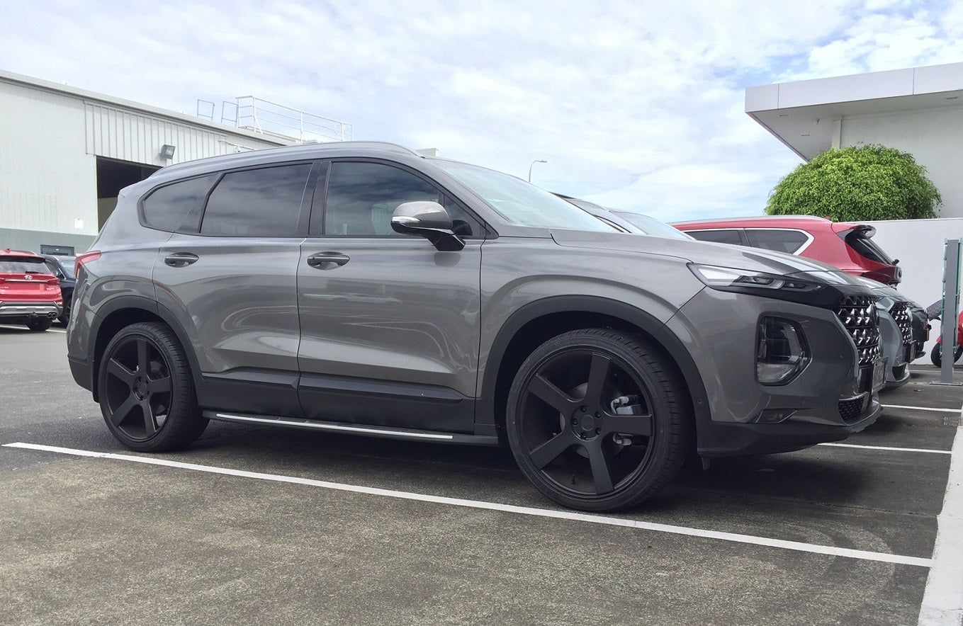 Hyundai Santa Fe on BGW Boss