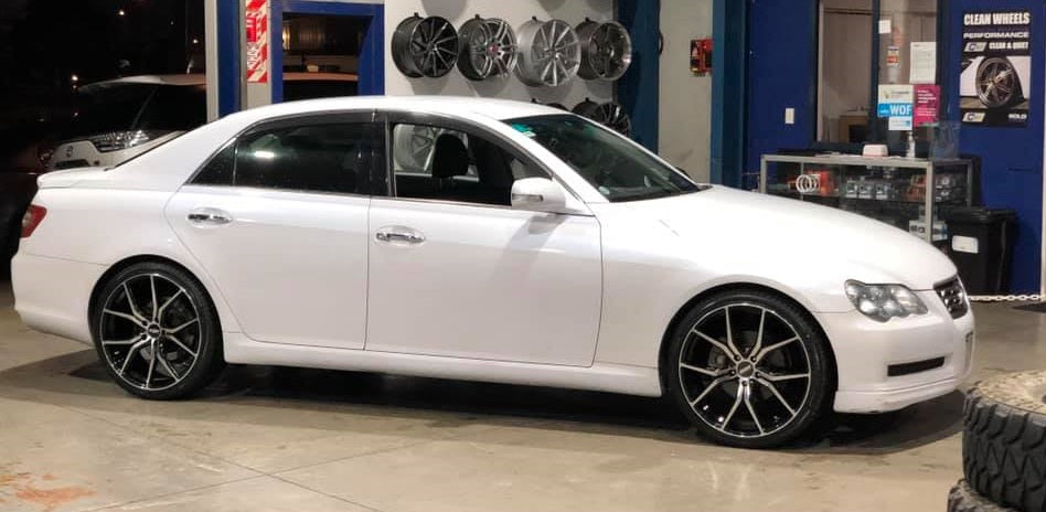 Toyota Mark X on BGW Compton