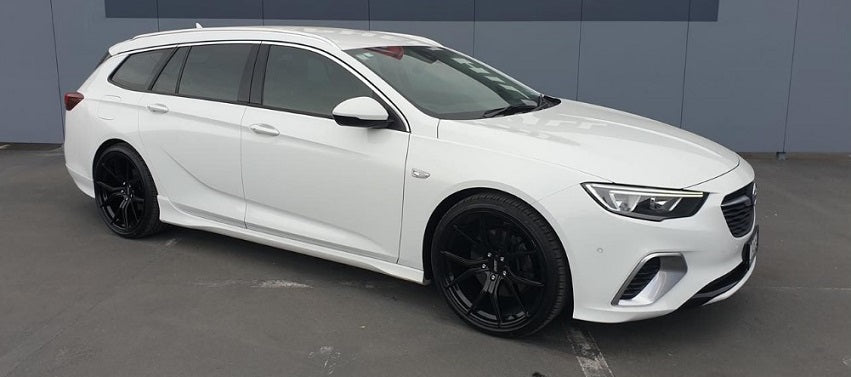 Holden Commodore ZB on BGW Compton