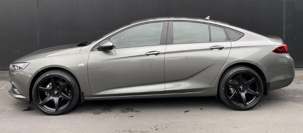 Holden Commodore ZB on BGW Cartel