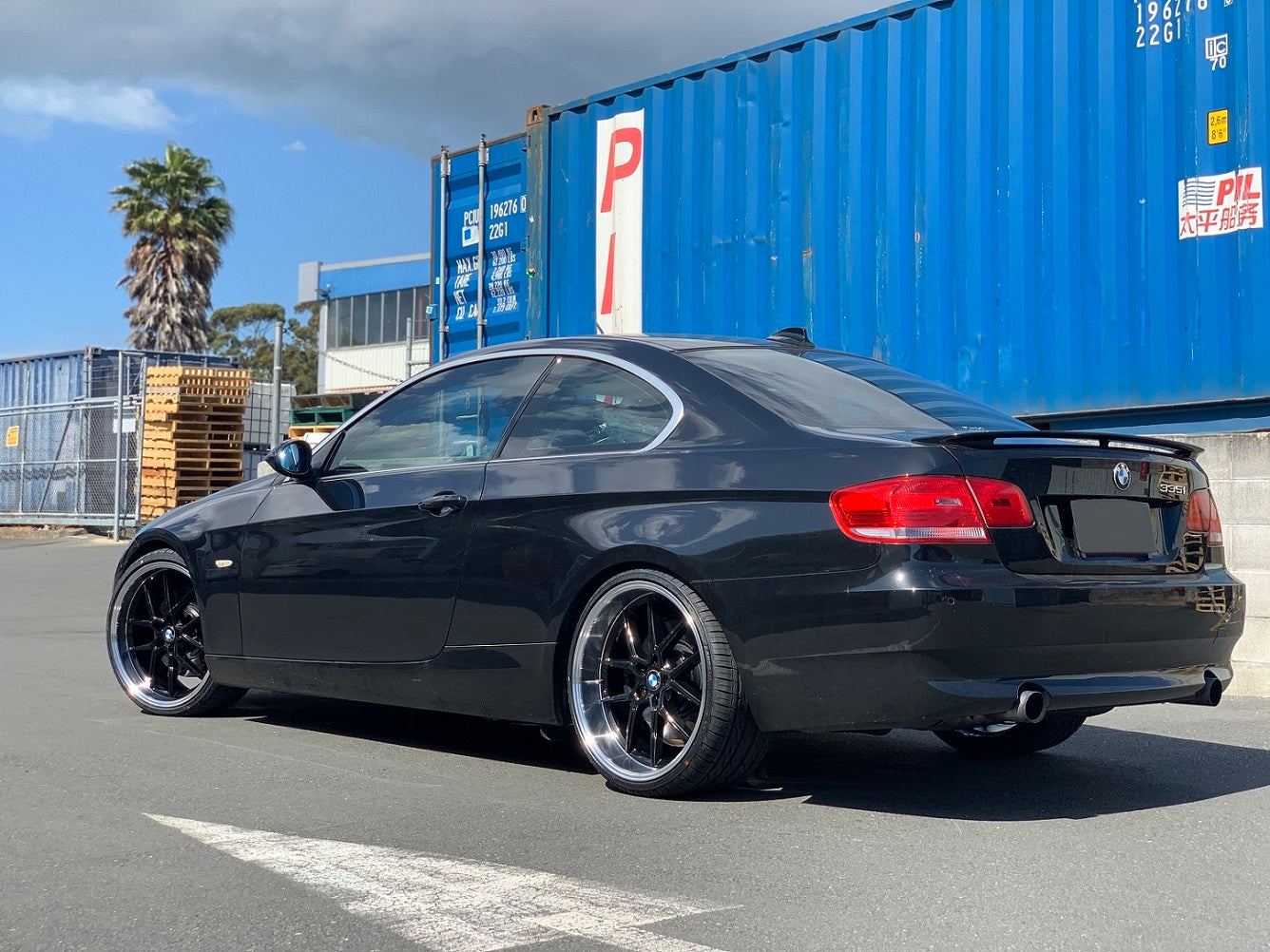BMW 3 Series on Covert CV4