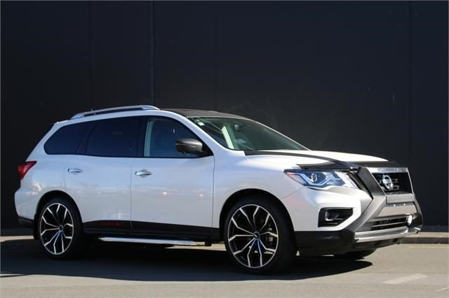 Nissan Pathfinder on BGW Black Widow
