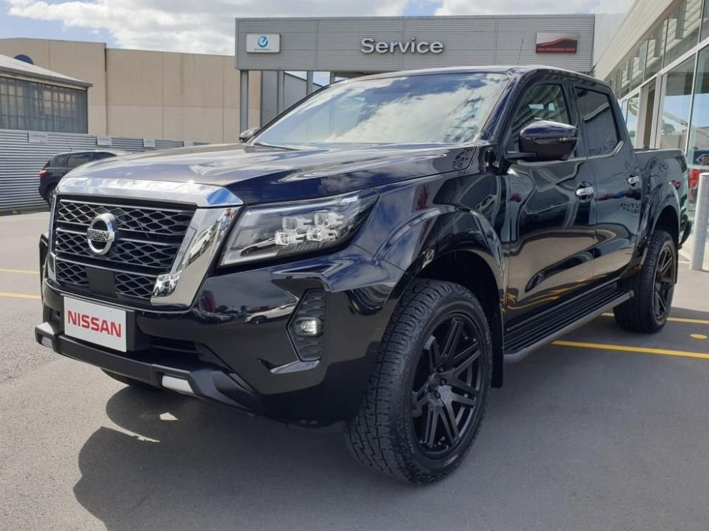 Nissan Navara on BGW Capone