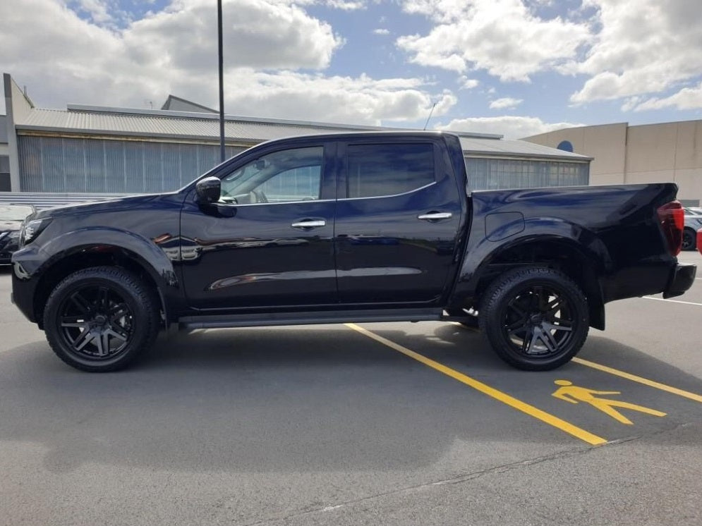 Nissan Navara on BGW Capone