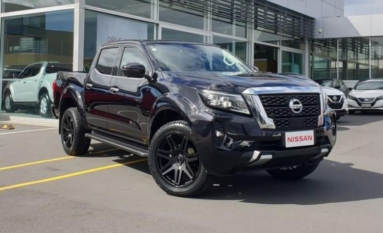 Nissan Navara on BGW Capone