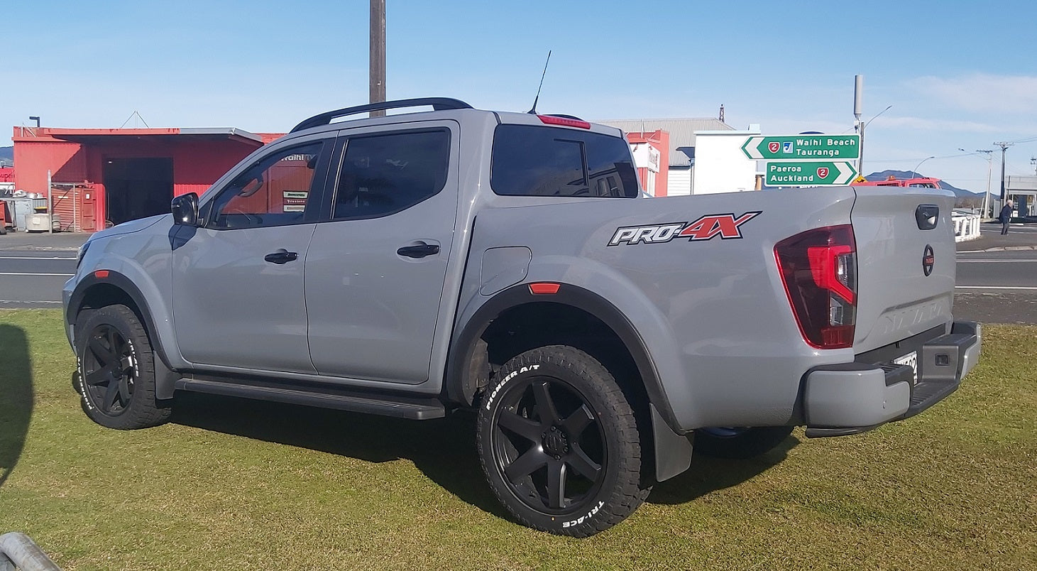 Nissan Navara PRO-4X (2021) on BGW Beast