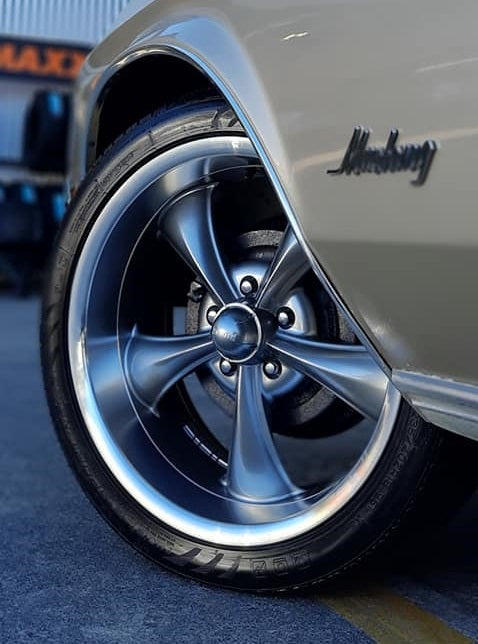 Ford Mustang (1971) on Ridler R695