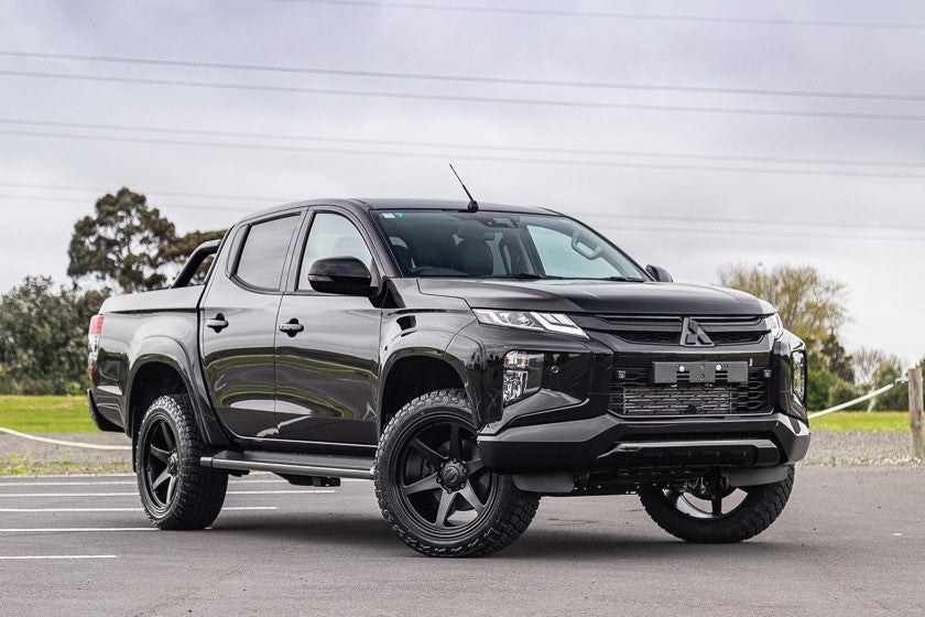 Mitsubishi Triton (2021) on BGW Escobar