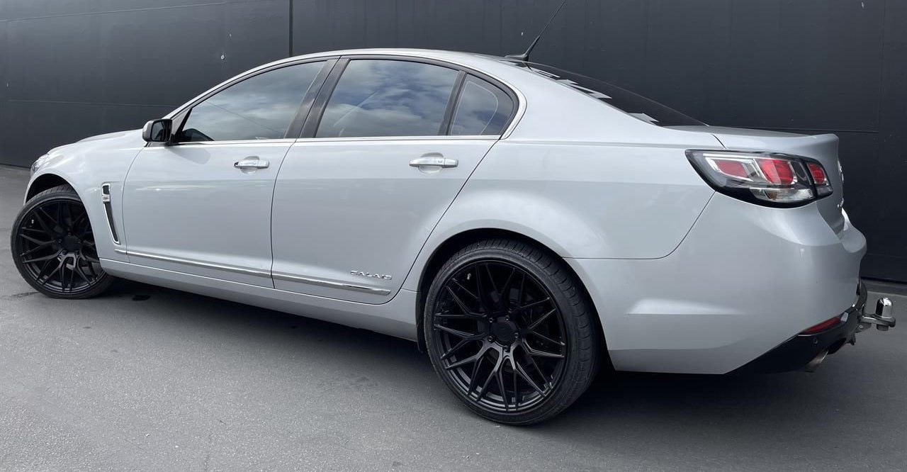 Holden Commodore VF on Covert CV1
