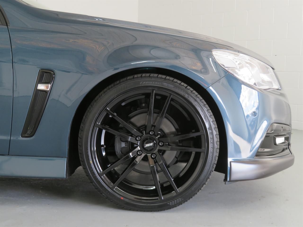 Holden Commodore VF on BGW Sussex