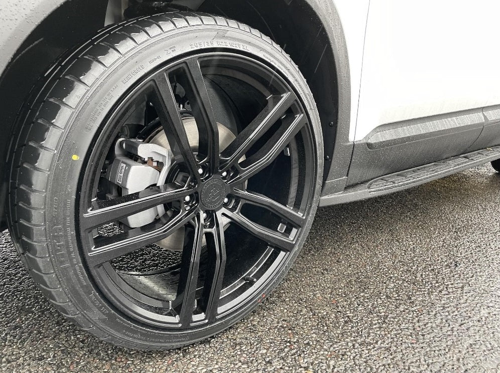 Hyundai Santa Fe on Covert CV3