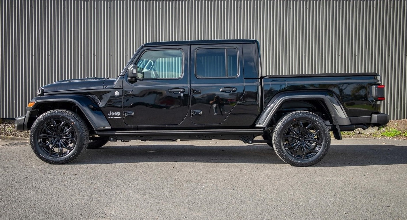 Jeep Gladiator on BGW Black Widow