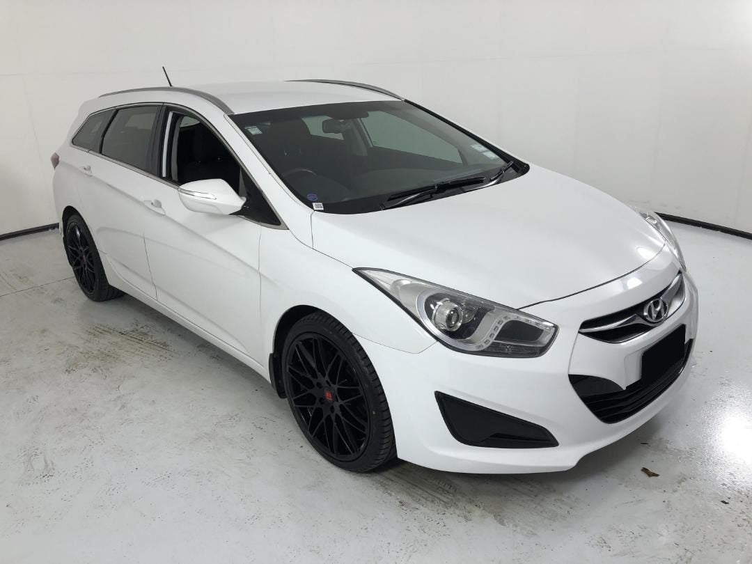 Hyundai i40 Wagon (2014) on Touren TR75