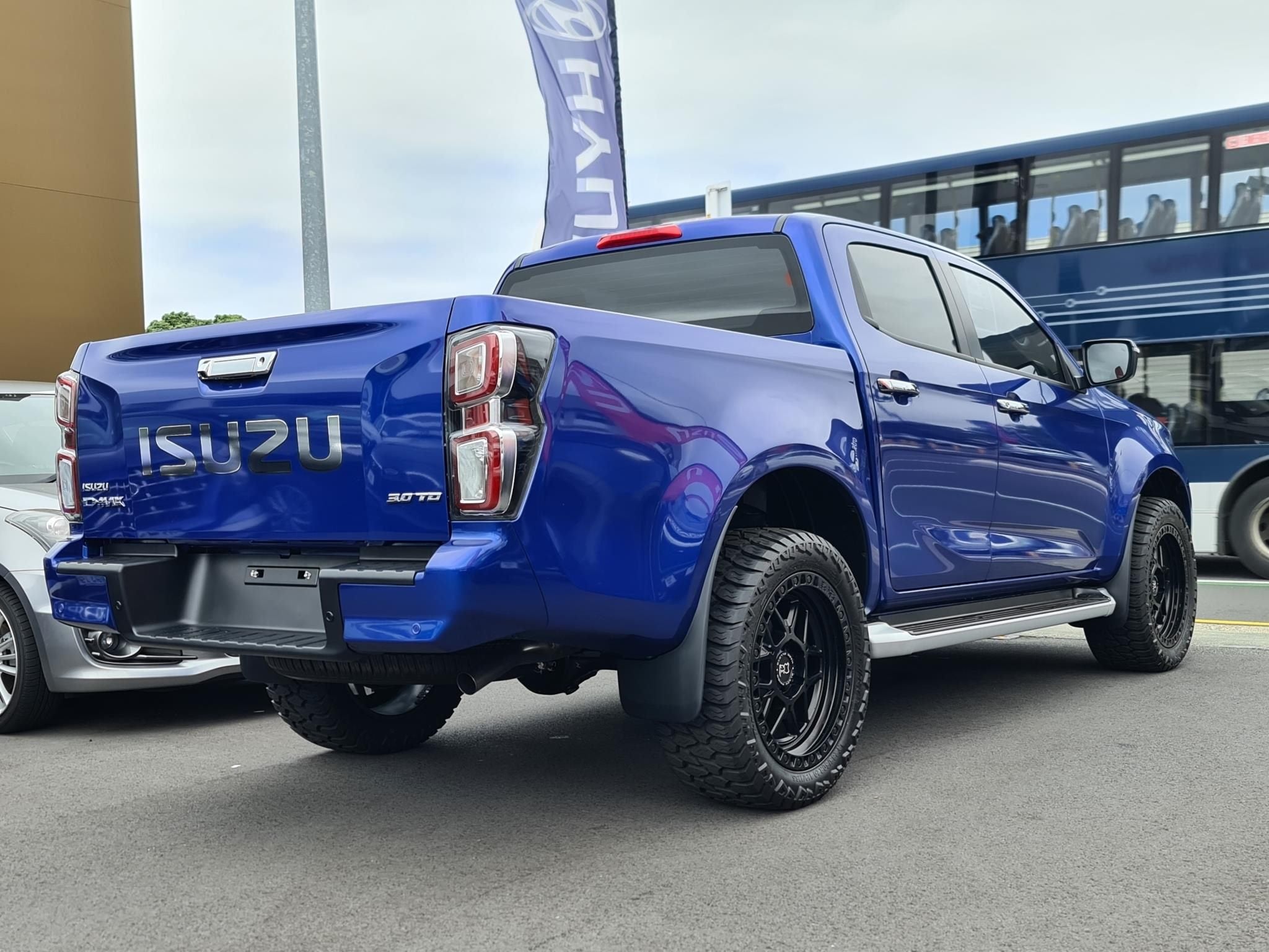 Isuzu D Max on Black Rhino Kelso