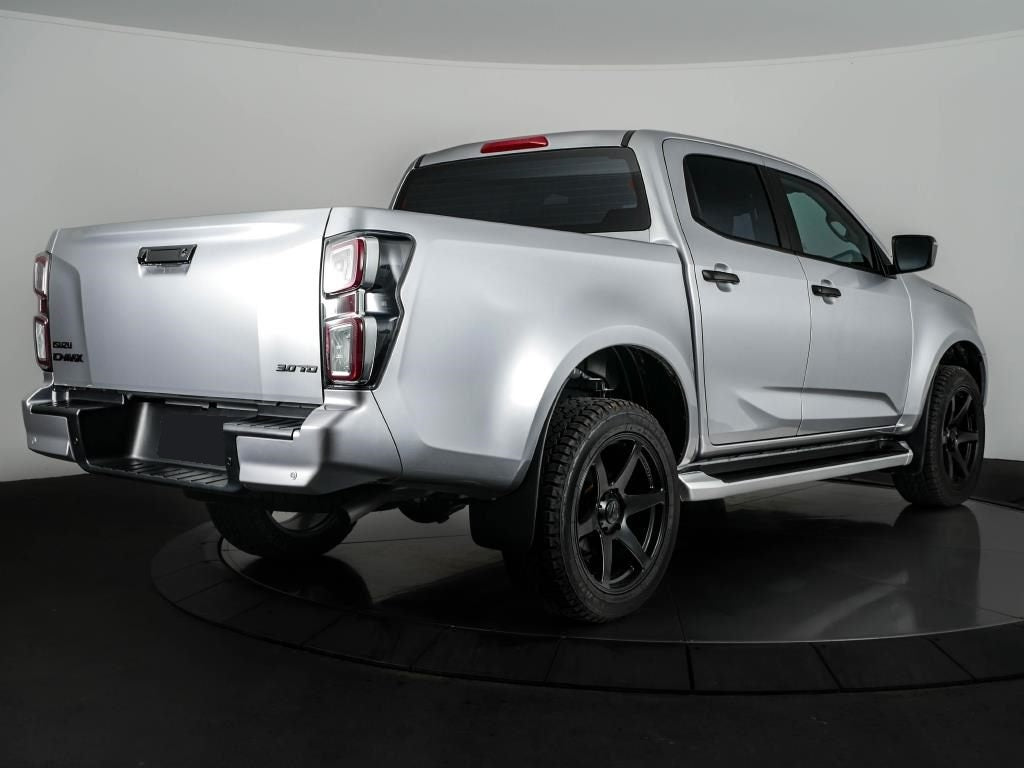 Isuzu D Max on BGW Cartel
