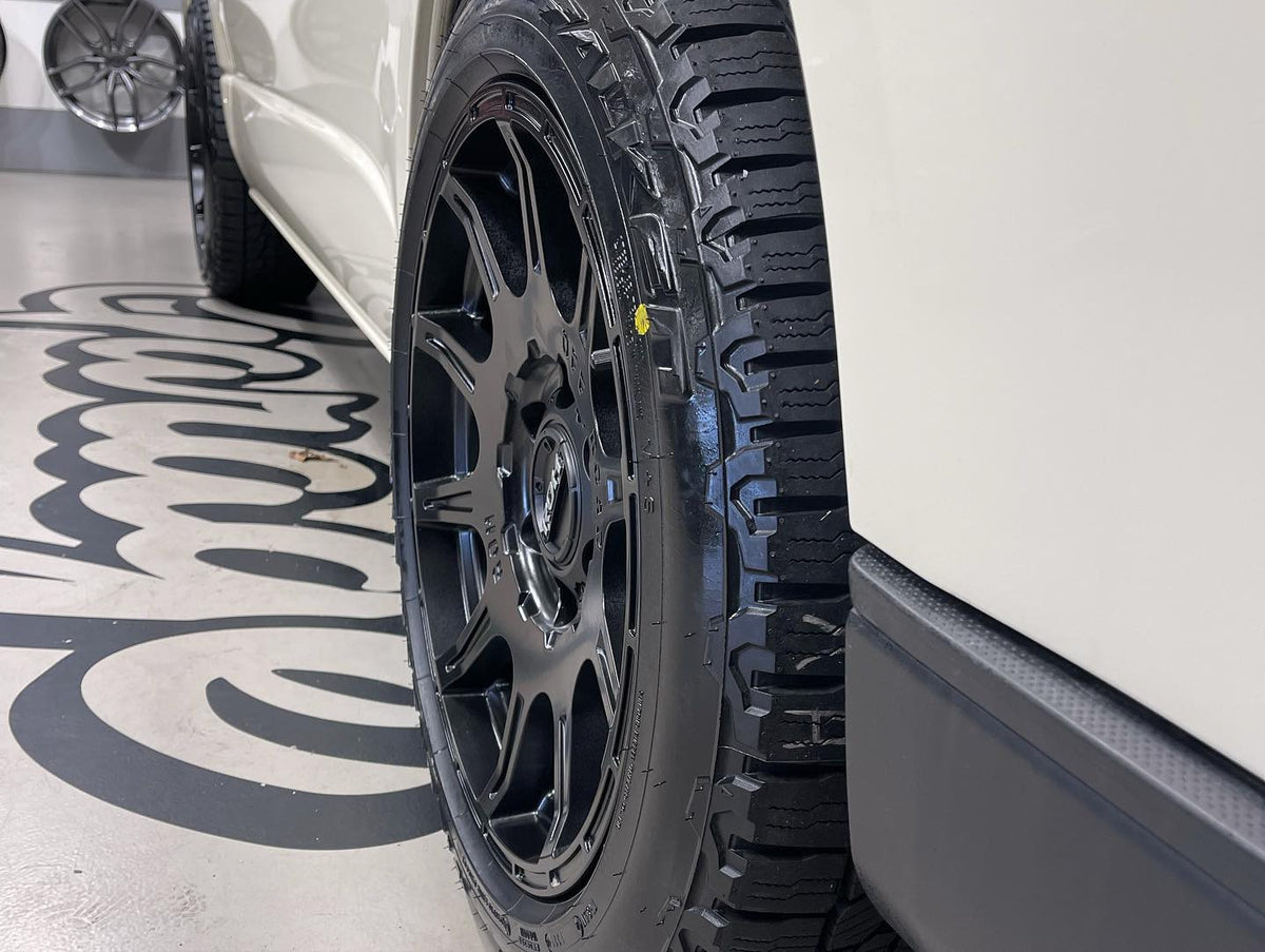 Toyota Hiace on 18x9 ROH Invader