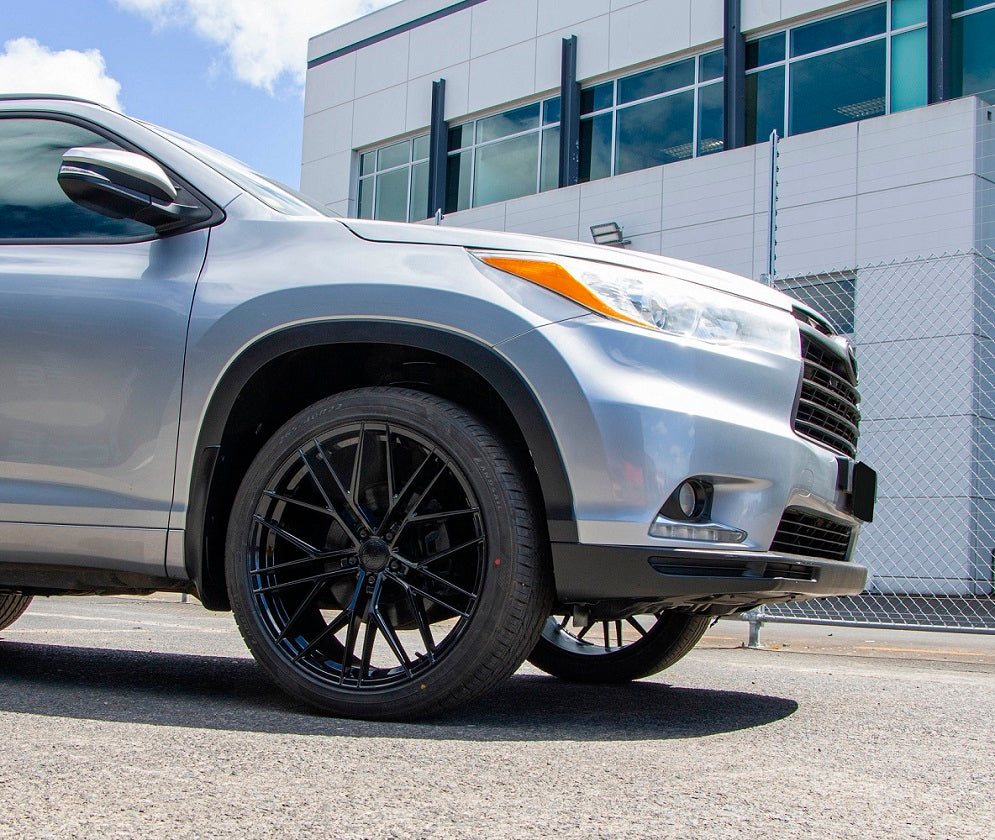 Toyota Highlander on BGW Prost